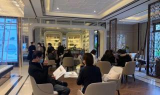 实拍上海虹桥火车站